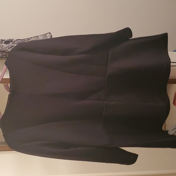 Rosette Ruffle Peplum Top - Picture 5 of 8